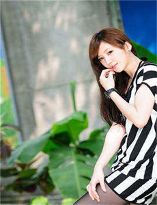 《啊啊啊免费视频-女王训奴》