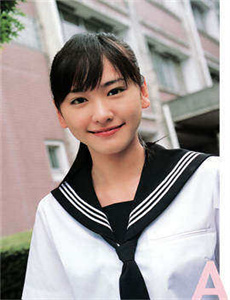 《男生的坤坤放到女生的坤里动漫-大院里的女人们》